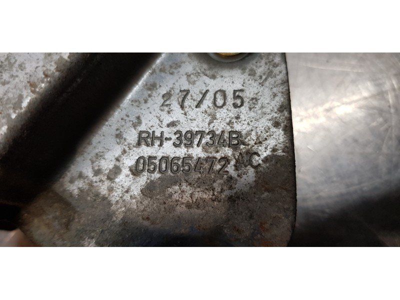 Recambio de elevalunas trasero derecho para chrysler 300 c 3.0 crd referencia OEM IAM 5065472AB   Recambio de elevalunas trasero derecho para chrysler 300 c 3.0 crd referencia OEM IAM 5065472AB