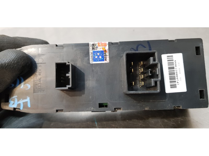 Recambio de mando elevalunas delantero izquierdo para chrysler 300 c 3.0 crd referencia OEM IAM P04602736AA   Recambio de mando elevalunas delantero izquierdo para chrysler 300 c 3.0 crd referencia OEM IAM P04602736AA