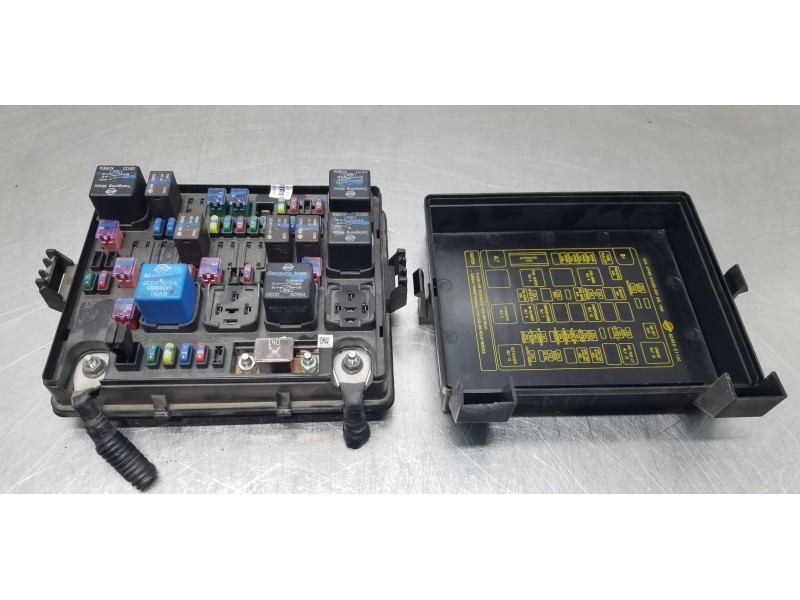 Recambio de caja reles / fusibles para ssangyong rodius xdi referencia OEM IAM 8235021050 8235021140 