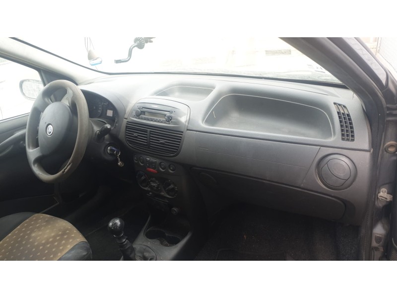 fiat punto berlina (188) del año 2005