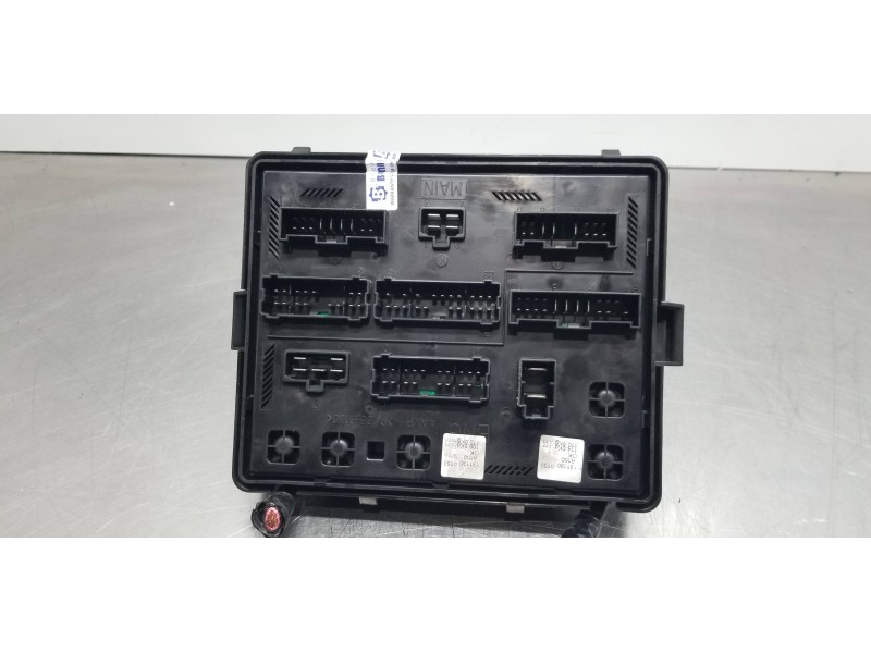 Recambio de caja reles / fusibles para ssangyong rodius xdi referencia OEM IAM 8235021050 8235021140 