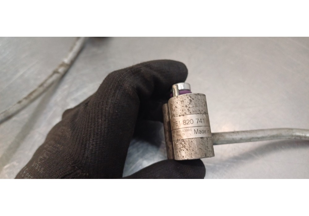 Recambio de tubos aire acondicionado para volkswagen t5 bus (7e) caravelle comfortline lang 4motion referencia OEM IAM 7E1820741