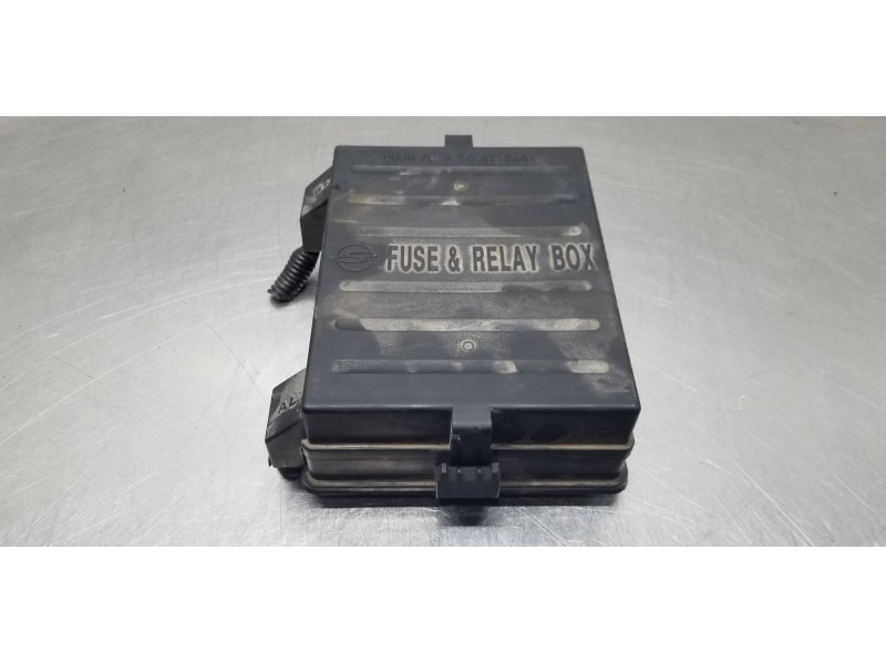 Recambio de caja reles / fusibles para ssangyong rodius xdi referencia OEM IAM 8235021050 8235021140 
