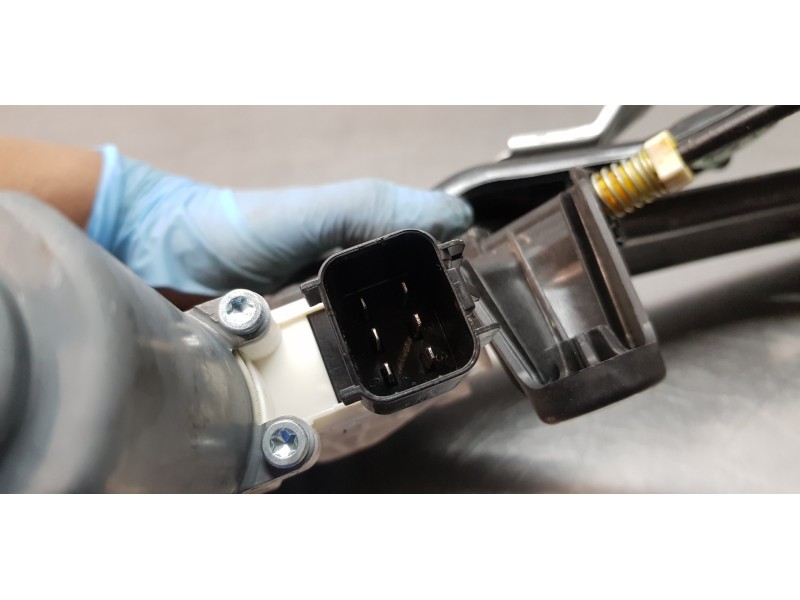 Recambio de elevalunas delantero derecho para land rover discovery sport pure referencia OEM IAM LR058512 FK7223200AC FK7223200A