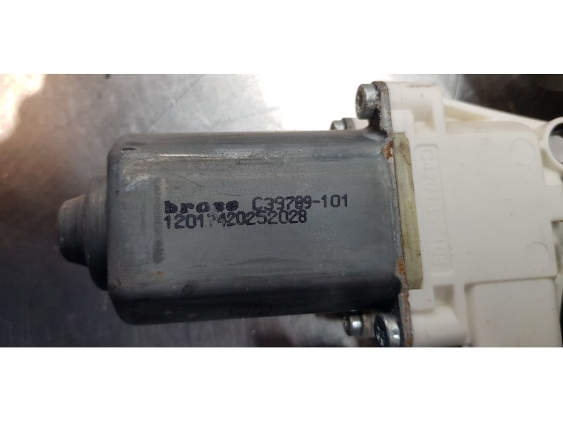 Recambio de elevalunas delantero derecho para land rover discovery sport pure referencia OEM IAM LR058512 FK7223200AC FK7223200A