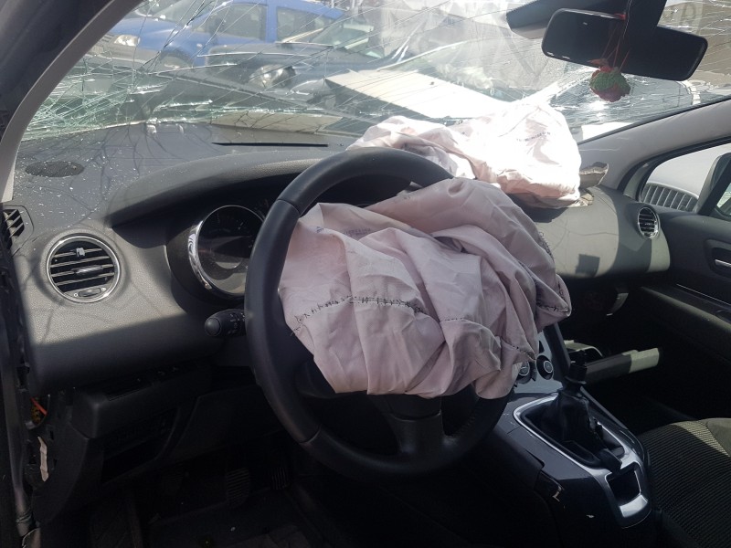 peugeot 5008 del año 2012