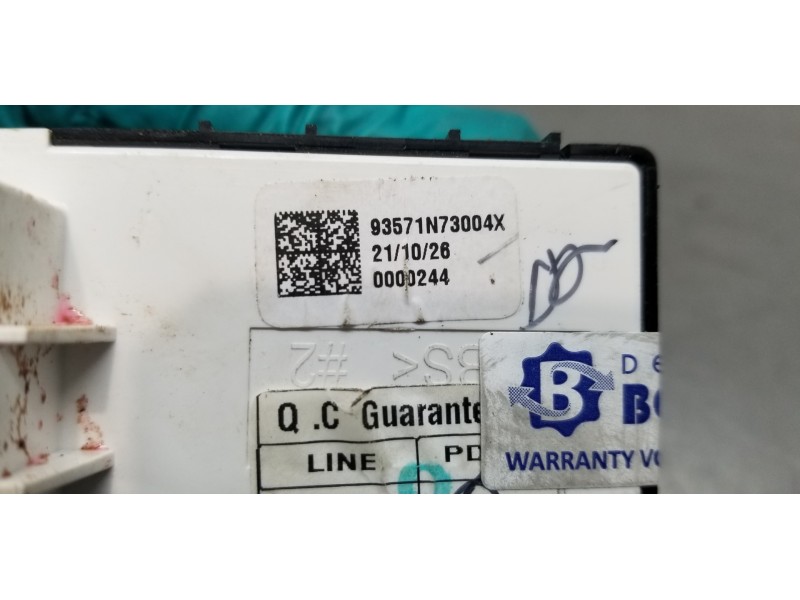 Recambio de mando elevalunas delantero izquierdo para hyundai tucson klass referencia OEM IAM 93571N73004X  