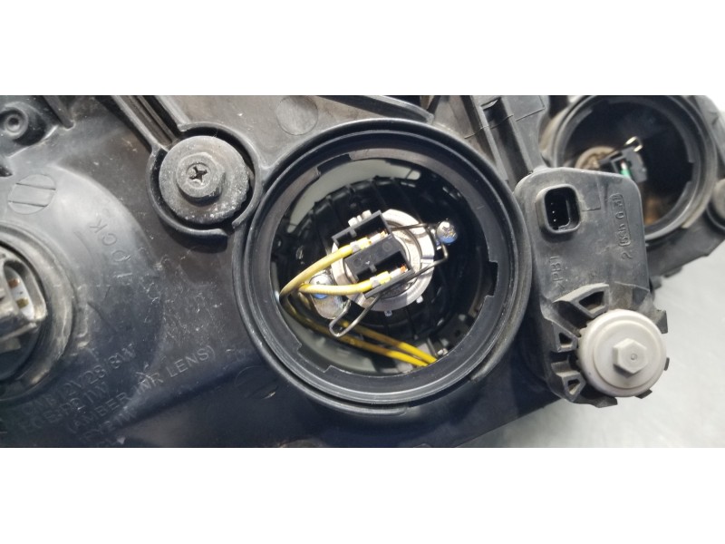 Recambio de faro izquierdo para ssangyong kyron 200 xdi limited referencia OEM IAM 8310309101   Recambio de faro izquierdo para ssangyong kyron 200 xdi limited referencia OEM IAM 8310309101