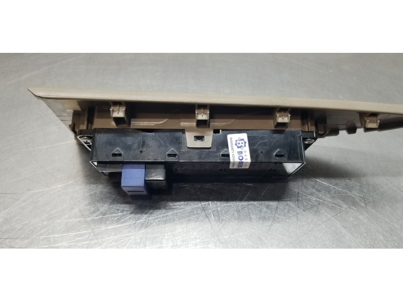 Recambio de mando elevalunas delantero izquierdo para ssangyong kyron 200 xdi limited referencia OEM IAM 8581009110   Recambio de mando elevalunas delantero izquierdo para ssangyong kyron 200 xdi limited referencia OEM IAM 8581009110
