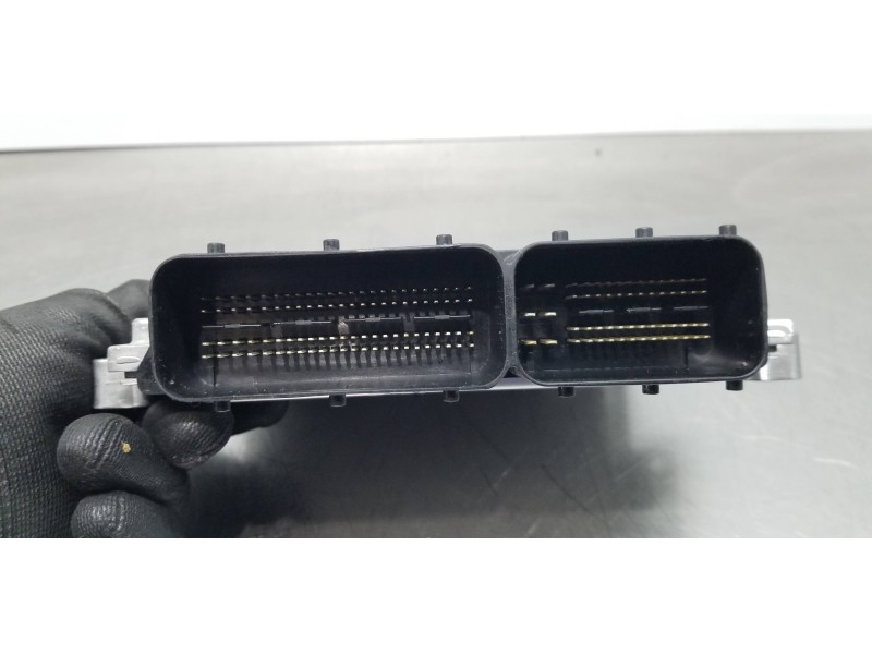 Recambio de centralita motor uce para ssangyong rodius xdi referencia OEM IAM 6715400732 28368992 