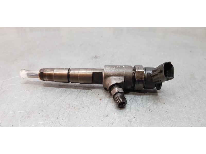 Recambio de inyector para peugeot 5008 access referencia OEM IAM 0445110566  