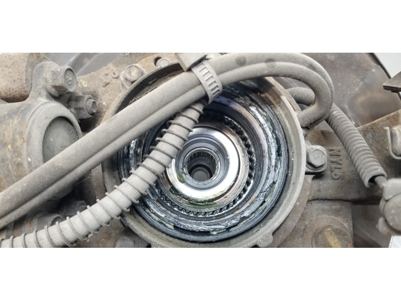 Recambio de mangueta delantera izquierda para ssangyong kyron 200 xdi limited referencia OEM IAM 4121109004  