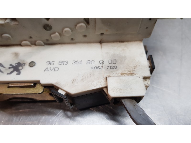 Recambio de cerradura puerta delantera derecha para citroen c4 berlina vtr plus referencia OEM IAM 9681331480   Recambio de cerradura puerta delantera derecha para citroen c4 berlina vtr plus referencia OEM IAM 9681331480