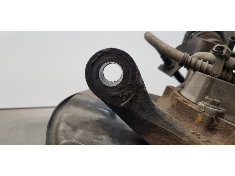 Recambio de mangueta delantera izquierda para ssangyong kyron 200 xdi limited referencia OEM IAM 4121109004  