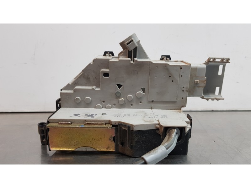 Recambio de cerradura puerta trasera derecha para citroen c4 berlina vtr plus referencia OEM IAM 9681337080   Recambio de cerradura puerta trasera derecha para citroen c4 berlina vtr plus referencia OEM IAM 9681337080