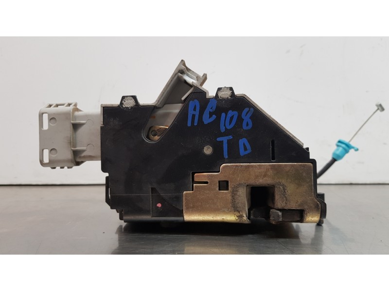 Recambio de cerradura puerta trasera derecha para citroen c4 berlina vtr plus referencia OEM IAM 9681337080   Recambio de cerradura puerta trasera derecha para citroen c4 berlina vtr plus referencia OEM IAM 9681337080