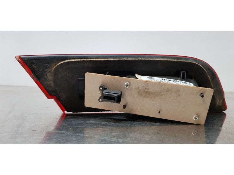 Recambio de piloto trasero derecho interior para jaguar xf 2.7 v6 diesel luxury referencia OEM IAM 8X2315K272CD  