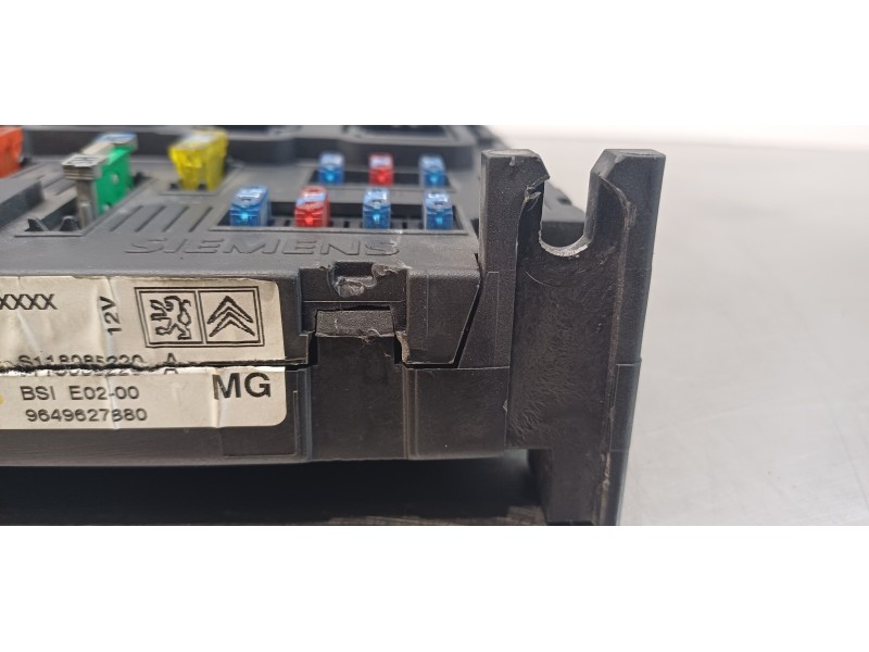 Recambio de caja reles / fusibles para peugeot 206 berlina x-line referencia OEM IAM 9649627880   Recambio de caja reles / fusibles para peugeot 206 berlina x-line referencia OEM IAM 9649627880