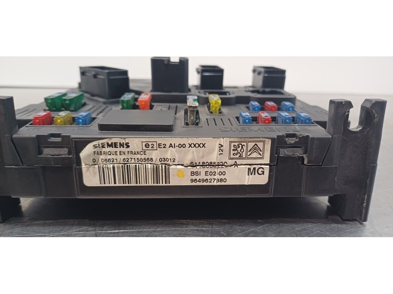 Recambio de caja reles / fusibles para peugeot 206 berlina x-line referencia OEM IAM 9649627880   Recambio de caja reles / fusibles para peugeot 206 berlina x-line referencia OEM IAM 9649627880