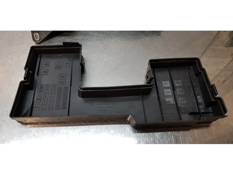 Recambio de caja reles / fusibles para jaguar xf 2.7 v6 diesel luxury referencia OEM IAM 8X2T14290KD  