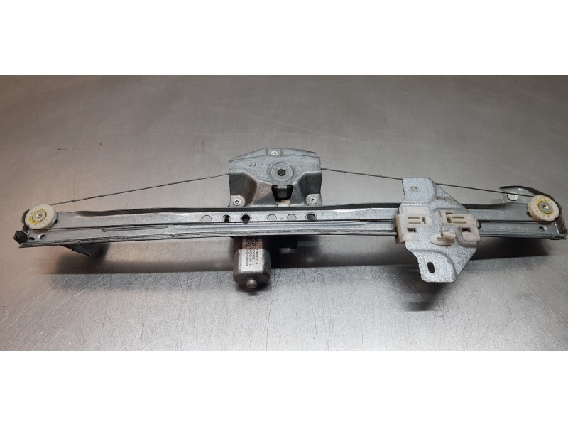 Recambio de elevalunas delantero derecho para dacia lodgy laureate referencia OEM IAM 807209071R   Recambio de elevalunas delantero derecho para dacia lodgy laureate referencia OEM IAM 807209071R