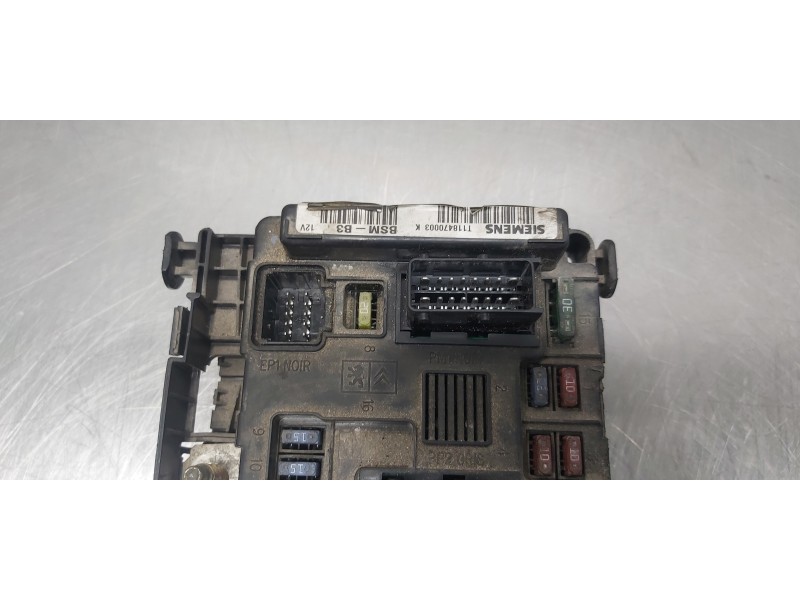 Recambio de caja reles / fusibles para peugeot partner (s2) rancho plus referencia OEM IAM 96540618480   Recambio de caja reles / fusibles para peugeot partner (s2) rancho plus referencia OEM IAM 96540618480