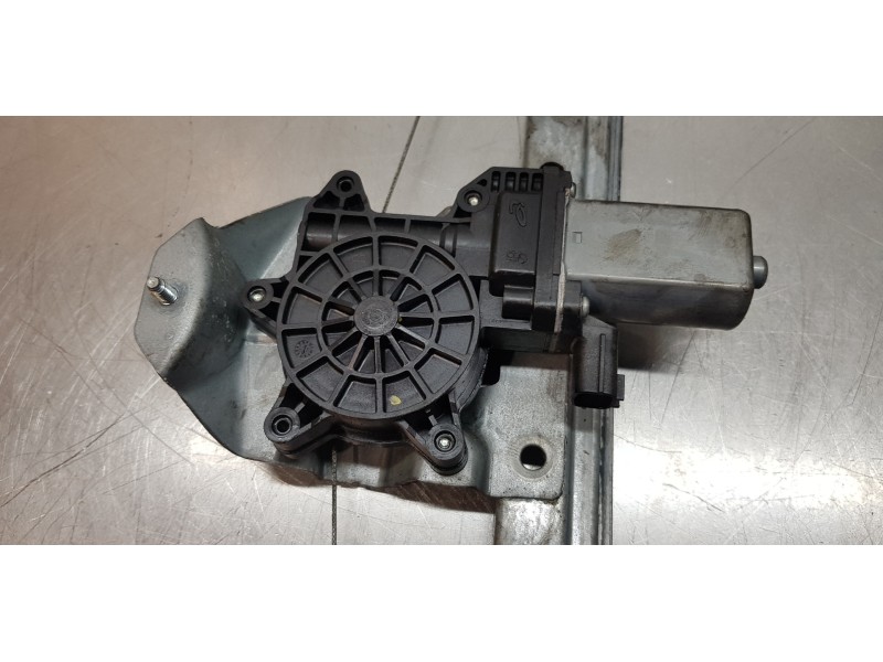 Recambio de elevalunas delantero derecho para dacia lodgy laureate referencia OEM IAM 807209071R   Recambio de elevalunas delantero derecho para dacia lodgy laureate referencia OEM IAM 807209071R