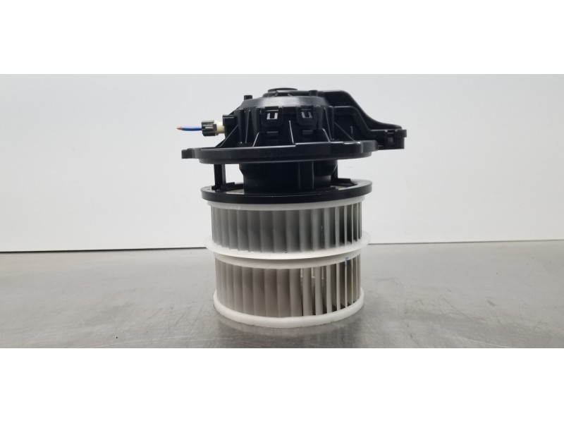 Recambio de motor calefaccion para hyundai tucson klass referencia OEM IAM 97113P2000 F00S3B2620 