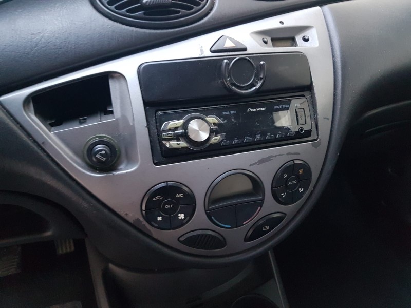 ford focus berlina (cak) del año 2002