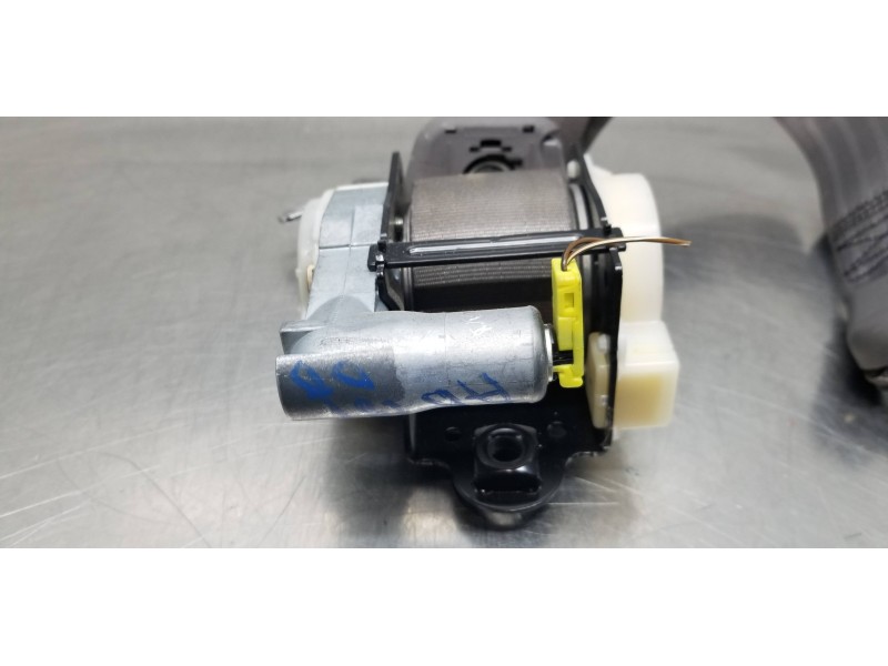 Recambio de cinturon seguridad delantero derecho para ssangyong rodius xdi referencia OEM IAM 7462221005ACO  