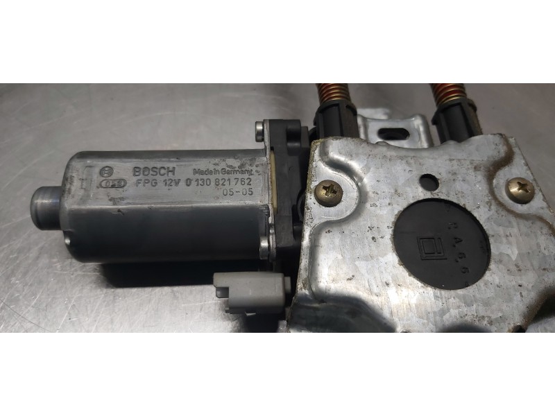 Recambio de elevalunas delantero derecho para peugeot partner (s2) rancho plus referencia OEM IAM 9222G1   Recambio de elevalunas delantero derecho para peugeot partner (s2) rancho plus referencia OEM IAM 9222G1