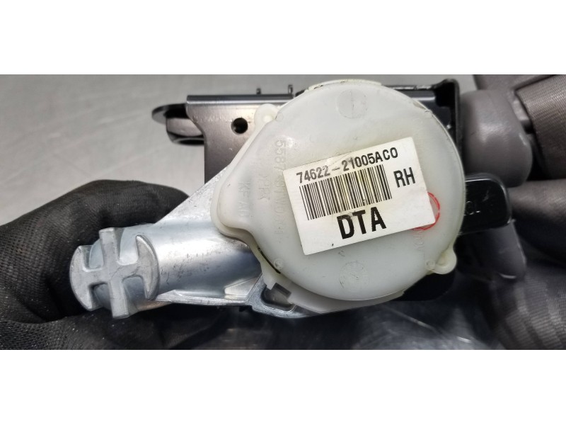 Recambio de cinturon seguridad delantero derecho para ssangyong rodius xdi referencia OEM IAM 7462221005ACO  