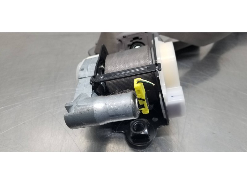 Recambio de cinturon seguridad delantero izquierdo para ssangyong rodius xdi referencia OEM IAM 7462121005ACO  