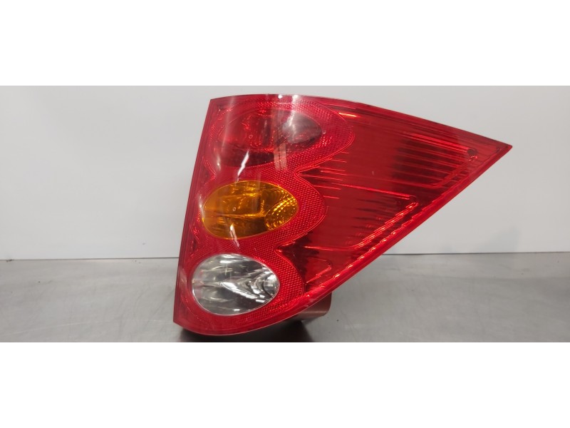 Recambio de piloto trasero derecho para peugeot 1007 sport referencia OEM IAM 6351V5  