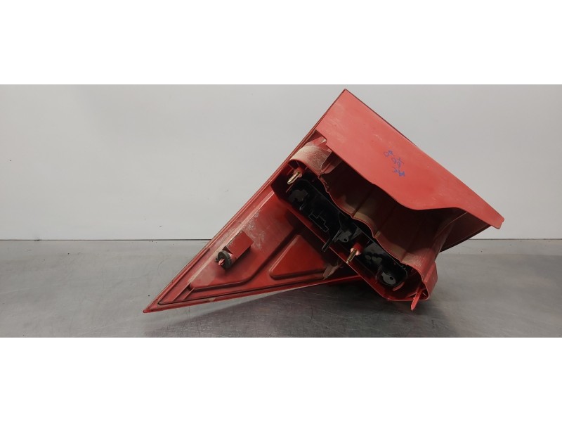 Recambio de piloto trasero derecho para peugeot 1007 sport referencia OEM IAM 6351V5  