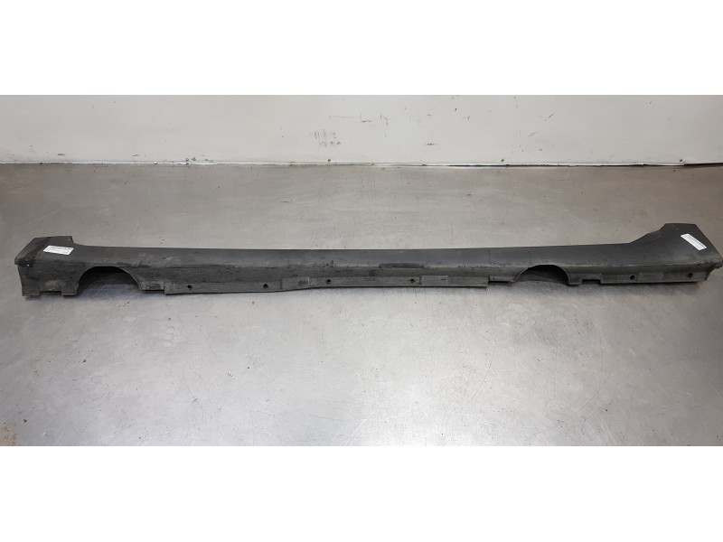 Recambio de faldon lateral para renault scenic iv grand zen referencia OEM IAM 764190230R  