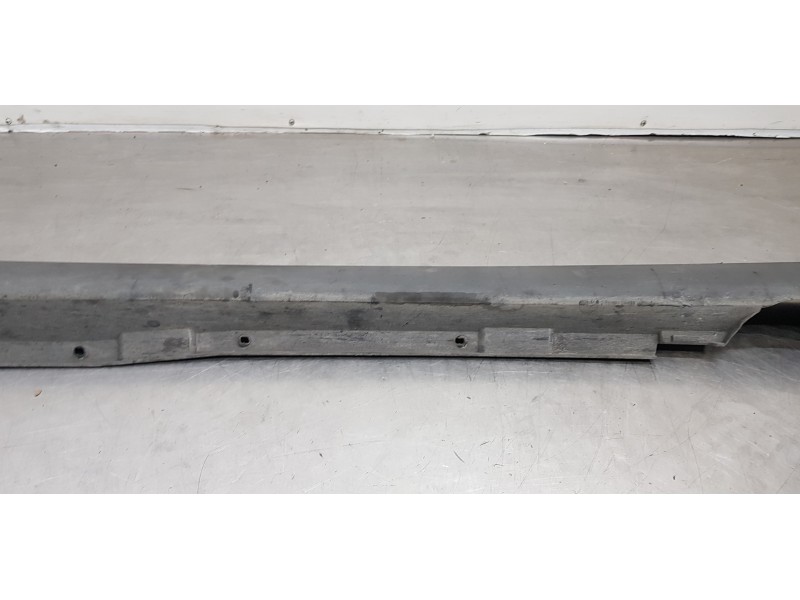 Recambio de faldon lateral para renault scenic iv grand zen referencia OEM IAM 764190230R  