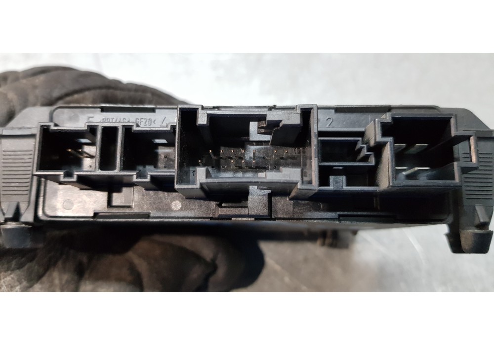 Recambio de modulo confort para mercedes clase c (w203) berlina 200 cdi (203.004) referencia OEM IAM 2038206526   Recambio de modulo confort para mercedes clase c (w203) berlina 200 cdi (203.004) referencia OEM IAM 2038206526