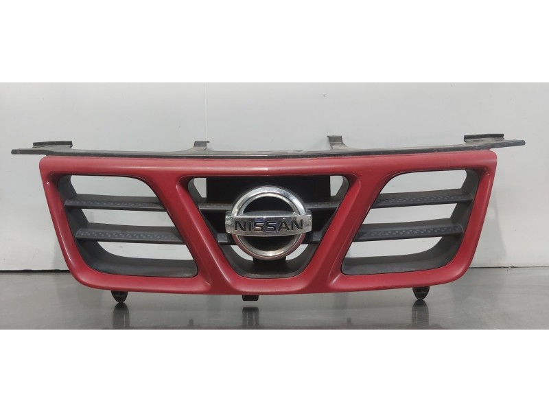 Recambio de rejilla delantera para nissan x-trail (t30) comfort referencia OEM IAM 623108H701  