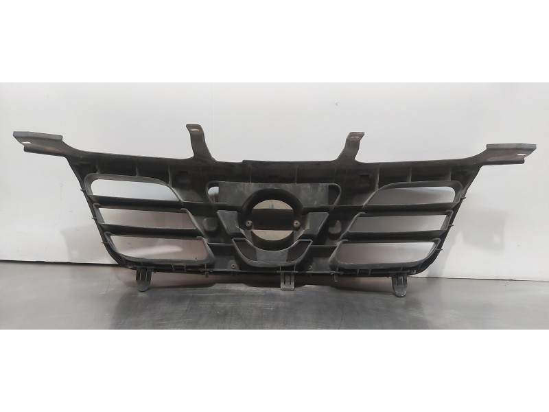 Recambio de rejilla delantera para nissan x-trail (t30) comfort referencia OEM IAM 623108H701  