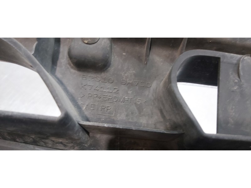 Recambio de rejilla delantera para nissan x-trail (t30) comfort referencia OEM IAM 623108H701  