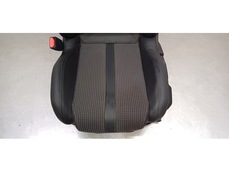 Recambio de juego asientos completo para peugeot 2008 (p1) allure referencia OEM IAM 9823919080 9823917680 