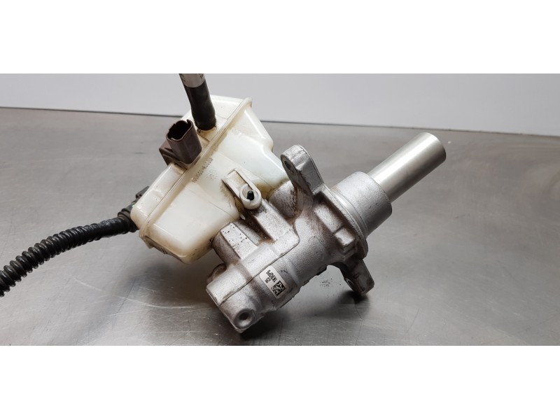 Recambio de bomba freno para peugeot 308 sw allure referencia OEM IAM 9807651580  