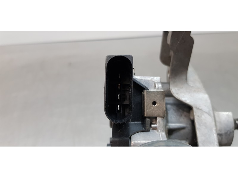 Recambio de motor limpia delantero para ford focus lim. (cb8) trend referencia OEM IAM 2135685   Recambio de motor limpia delantero para ford focus lim. (cb8) trend referencia OEM IAM 2135685