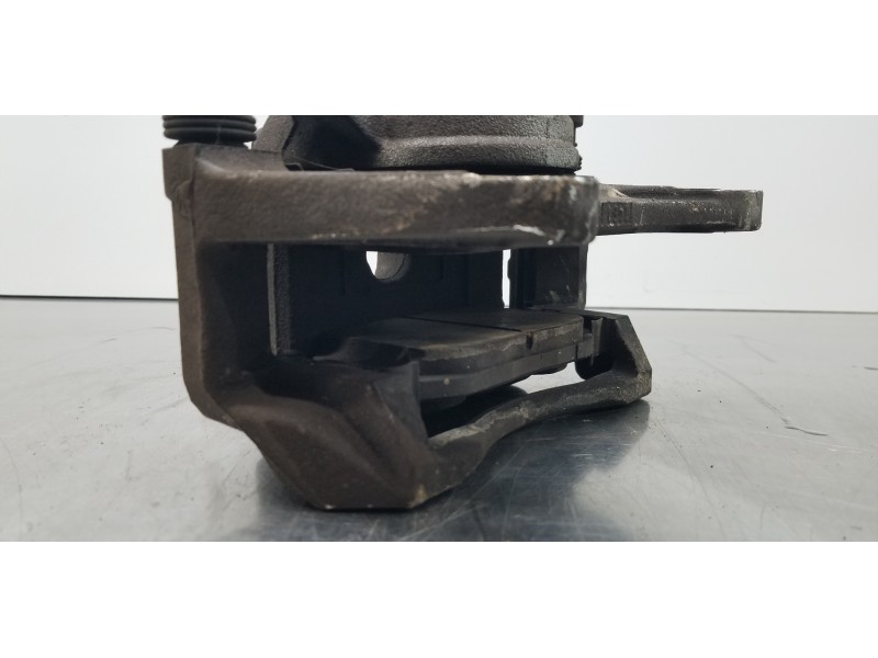 Recambio de pinza freno delantera derecha para hyundai tucson klass referencia OEM IAM 58130N7100  