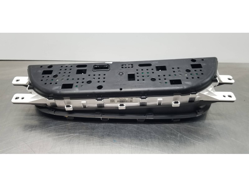 Recambio de cuadro instrumentos para ssangyong rodius xdi referencia OEM IAM 8021021520  