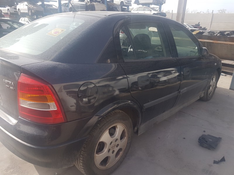 opel astra g berlina del año 2001