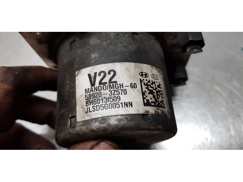 Recambio de abs para hyundai i40 premium referencia OEM IAM 589203Z570  