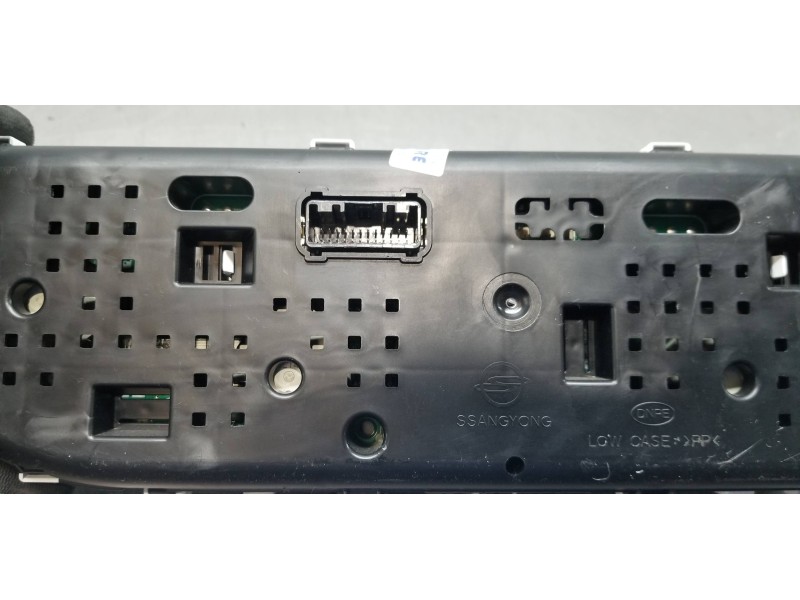 Recambio de cuadro instrumentos para ssangyong rodius xdi referencia OEM IAM 8021021520  