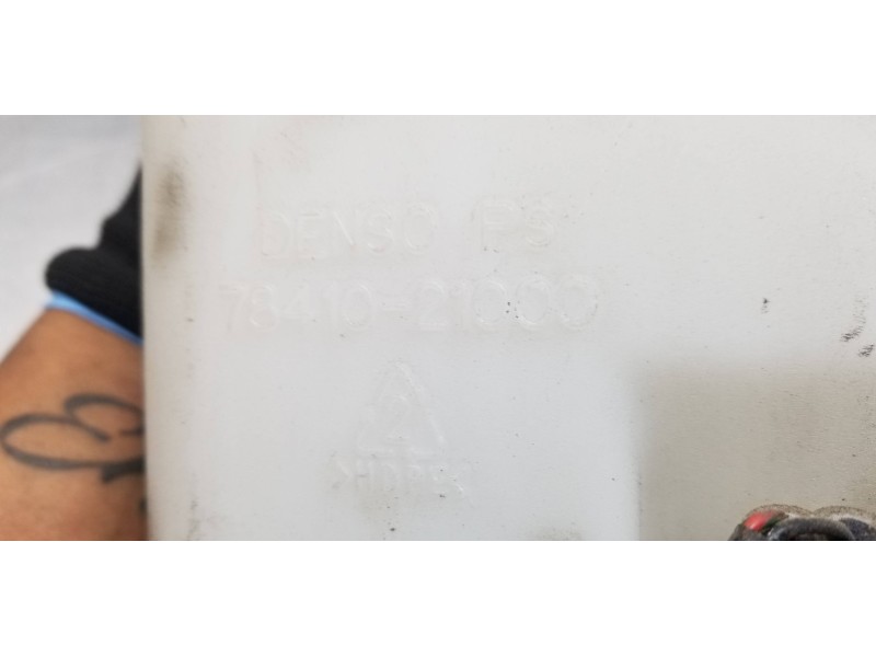 Recambio de deposito limpia para ssangyong rodius xdi referencia OEM IAM 7841021002 7841021000 